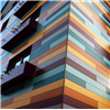 Rockpanel Colours fasadskivor i olika kulörer på fasad